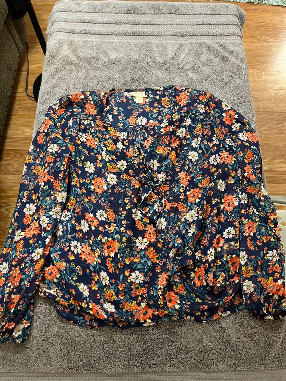 Mossimo Supply Co. Navy Floral Ruffle V-Neck Blouse with Orange & White Flowers